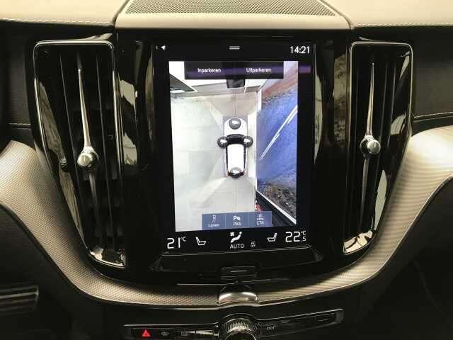 Volvo XC60 II D4 AWD R-DESIGN / FULL OPTIONS