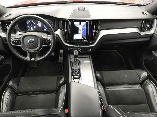Volvo XC60 II D4 AWD R-DESIGN / FULL OPTIONS