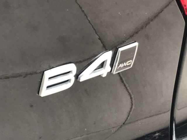 Volvo XC40 B4 AWD MILD HYBRID MOMENTUM PRO