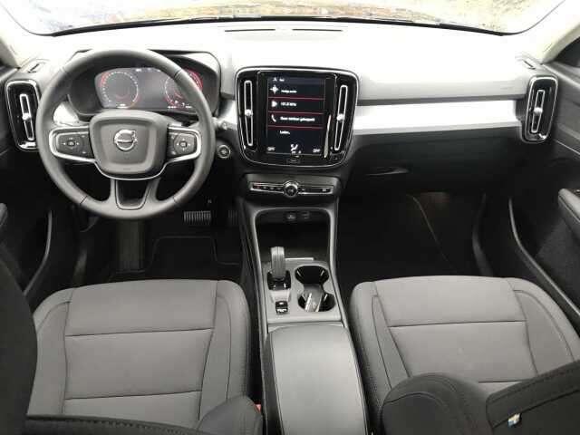 Volvo XC40 B4 AWD MILD HYBRID MOMENTUM PRO