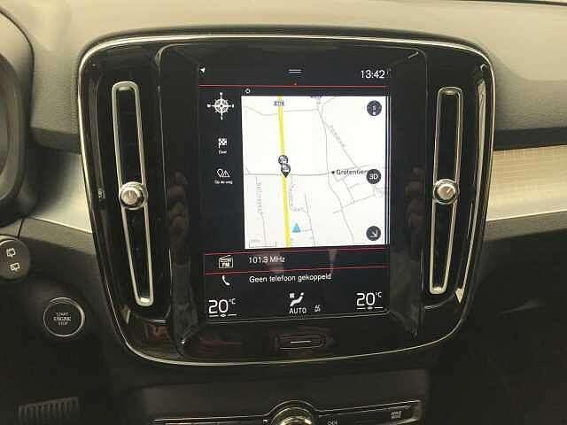 Volvo XC40 B4 AWD MILD HYBRID MOMENTUM PRO
