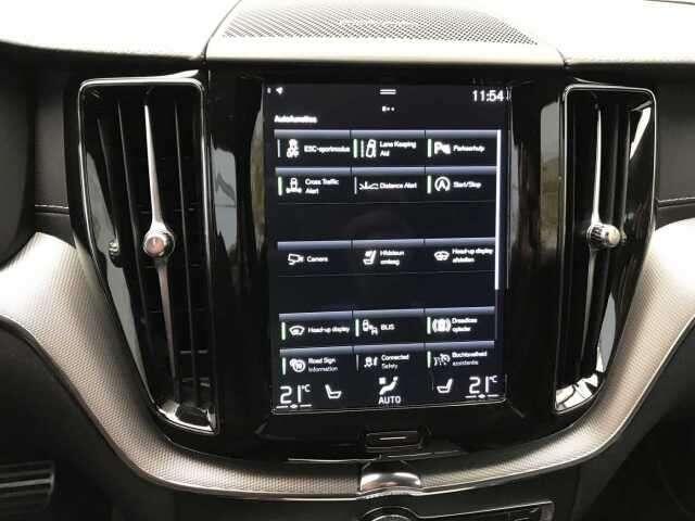 Volvo XC60 B4 R-DESIGN + ACC + WINTER + ...
