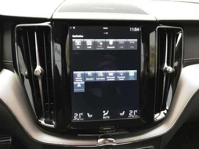 Volvo XC60 B4 R-DESIGN + ACC + WINTER + ...