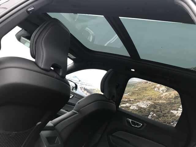Volvo XC60 B4 R-DESIGN NEW MODEL