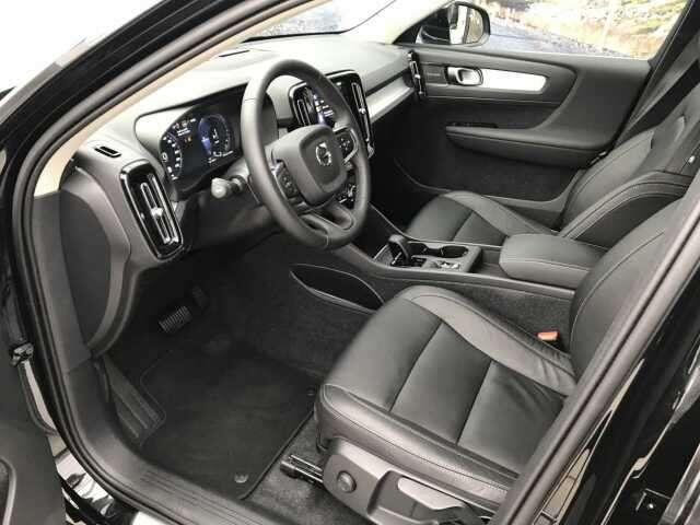 Volvo XC40 T4 INSCRIPTION + ACC + WINTER + CAM + ...