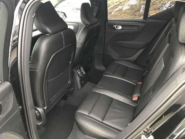 Volvo XC40 T4 INSCRIPTION + ACC + WINTER + CAM + ...