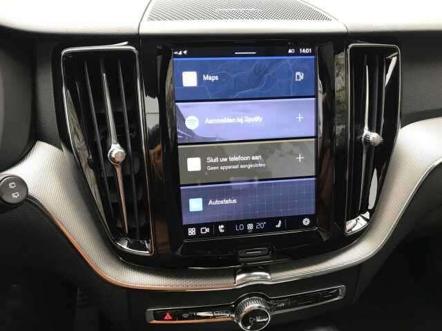 Volvo XC60 B4 R-DESIGN + PANODAK + WINTER + CAM + ...