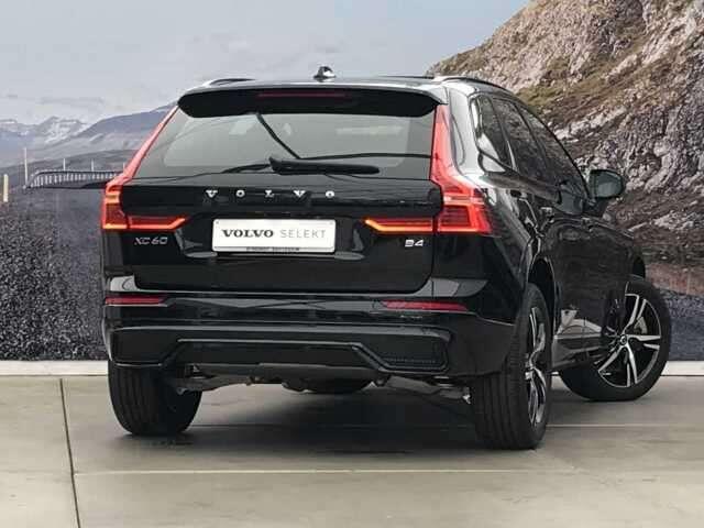 Volvo XC60 B4 R-DESIGN + PANODAK + WINTER + CAM + ...