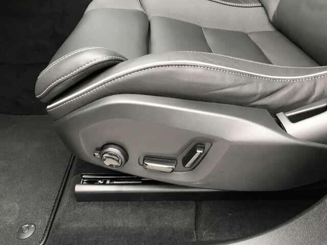 Volvo XC60 B4 R-DESIGN + PANODAK + WINTER + CAM + ...