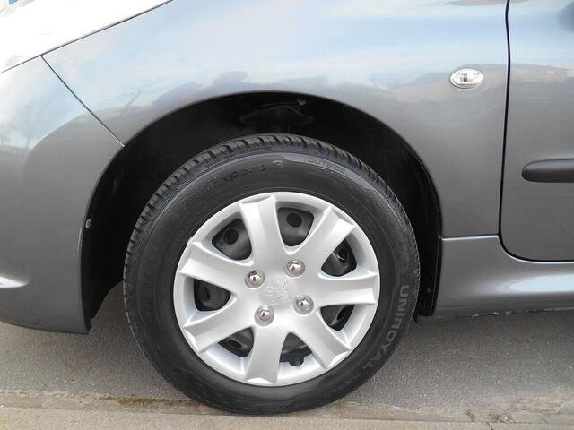 Peugeot 206 206+  1.1i URBAN