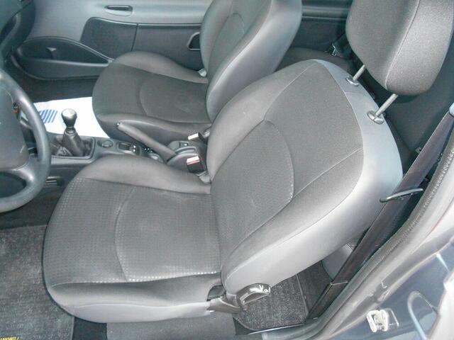 Peugeot 206 206+  1.1i URBAN