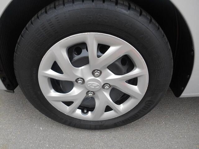 Hyundai I 10 HYUNDAI i10 1.0I TWIST