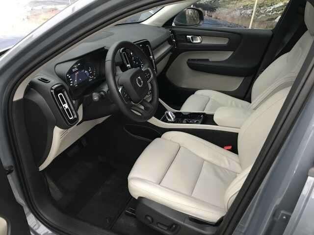 Volvo XC40 T5 HYBRIDE - INSCRIPTION + FULL OPTIONS
