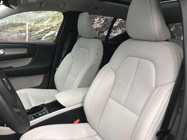 Volvo XC40 T5 HYBRIDE - INSCRIPTION + FULL OPTIONS