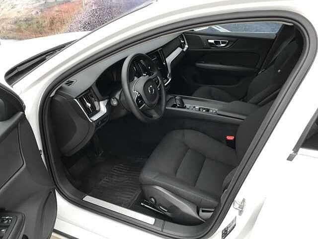 Volvo V60 B4 MOMENTUM + WINTERPRO + ASSIST