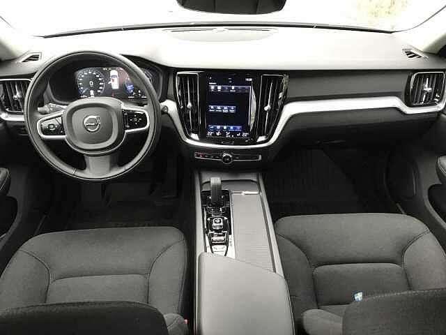 Volvo V60 B4 MOMENTUM + WINTERPRO + ASSIST