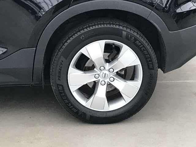 Volvo XC40 T3 AUT - MOMENTUM + WINTERPRO + ...
