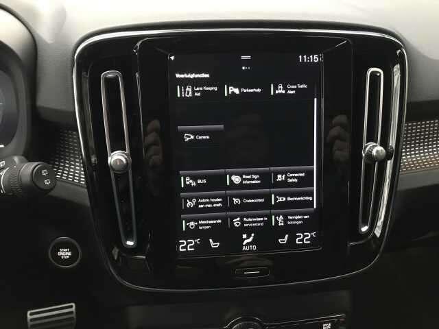 Volvo XC40 T4 HYBRIDE R-DESIGN + LIGHT + ACC + BLIS