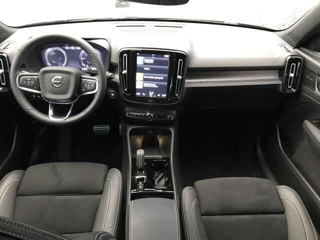 Volvo XC40 T4 HYBRIDE R-DESIGN + LIGHT + ACC + BLIS