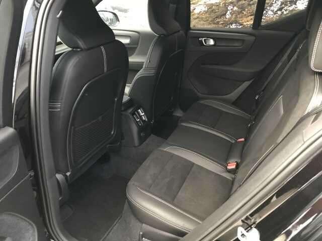 Volvo XC40 T4 HYBRIDE R-DESIGN + LIGHT + ACC + BLIS