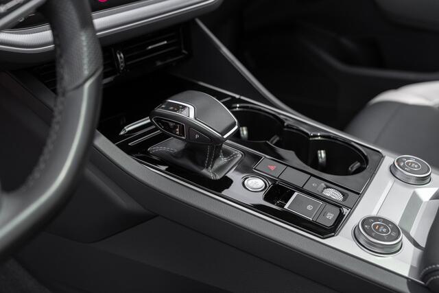 Volkswagen Touareg 3.0 TSI e-Hybrid R-Line | Pano | Keyless | Luchtvering | Virtual | Sfeer | Lane & Side | Stoel verwarming + verkoeling | Camera | ACC | DCC | 