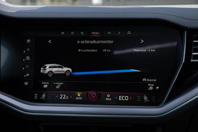 Volkswagen Touareg 3.0 TSI e-Hybrid R-Line | Pano | Keyless | Luchtvering | Virtual | Sfeer | Lane & Side | Stoel verwarming + verkoeling | Camera | ACC | DCC | 