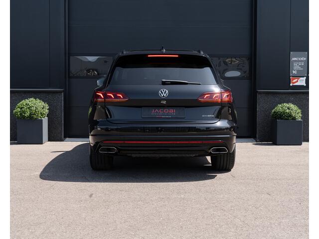 Volkswagen Touareg 3.0 TSI e-Hybrid R-Line | Pano | Keyless | Luchtvering | Virtual | Sfeer | Lane & Side | Stoel verwarming + verkoeling | Camera | ACC | DCC | 