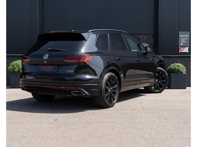 Volkswagen Touareg 3.0 TSI e-Hybrid R-Line | Pano | Keyless | Luchtvering | Virtual | Sfeer | Lane & Side | Stoel verwarming + verkoeling | Camera | ACC | DCC | 