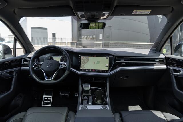 Volkswagen Touareg 3.0 TSI e-Hybrid R-Line | Pano | Keyless | Luchtvering | Virtual | Sfeer | Lane & Side | Stoel verwarming + verkoeling | Camera | ACC | DCC | 