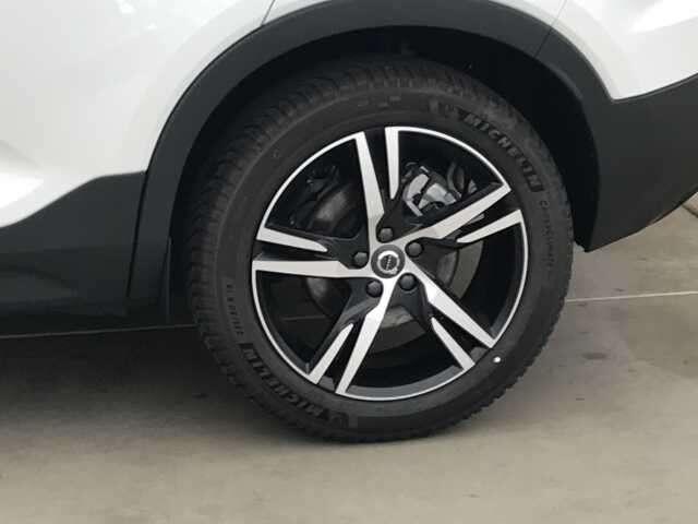 Volvo XC40 T4 HYBRIDE R-DESIGN - FULL OPTIONS