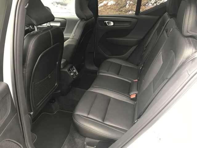 Volvo XC40 T4 HYBRIDE R-DESIGN - FULL OPTIONS