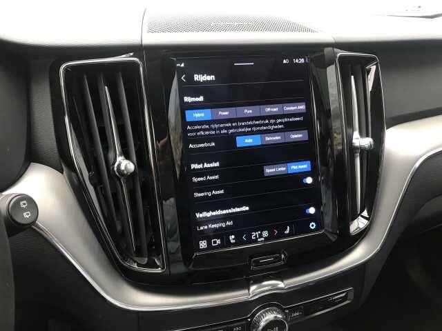Volvo XC60 T6 HYBRIDE - ACC - LIGHT - BLIS - ...