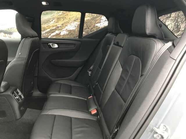 Volvo XC40 T4 HYBRIDE R-DESIGN - FULL OPTIONS