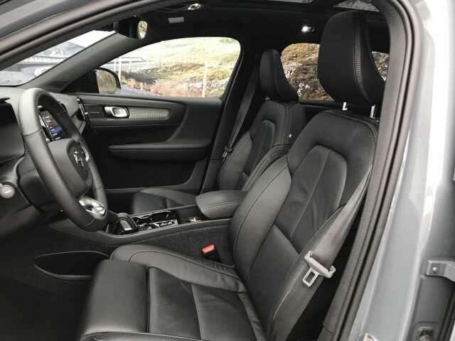 Volvo XC40 T4 HYBRIDE R-DESIGN - FULL OPTIONS