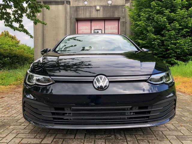 Volkswagen Golf 1,0eTSI Life DSG Carplay/LED/ACC