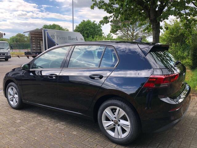 Volkswagen Golf 1,0eTSI Life DSG Carplay/LED/ACC