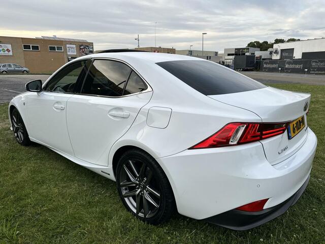 Lexus IS 300h F Sport - 