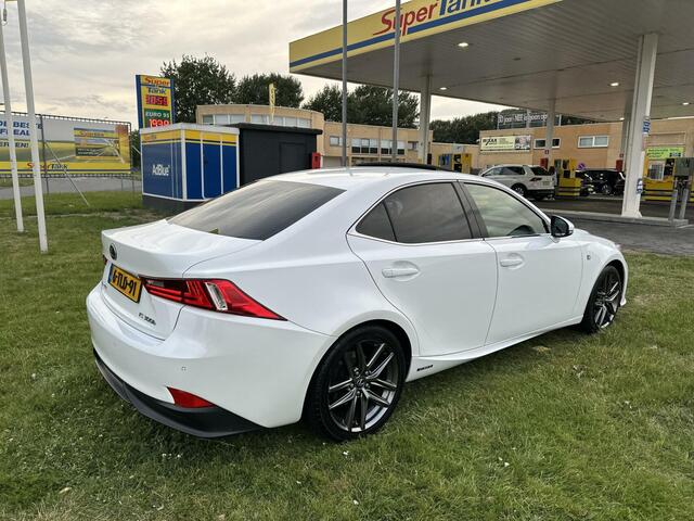 Lexus IS 300h F Sport - 