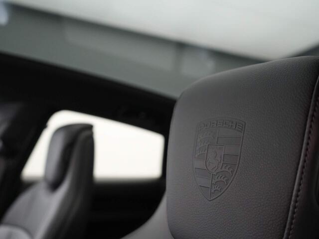 Porsche Taycan 4 Cross Turismo