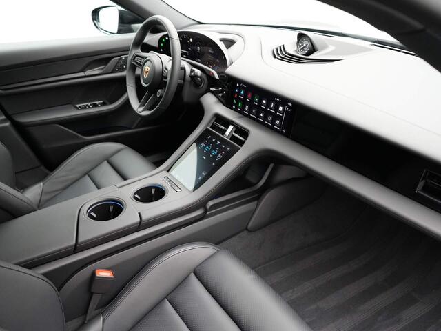 Porsche Taycan 4 Cross Turismo