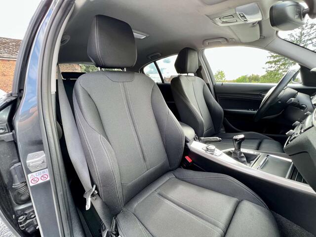 BMW 1-Serie d HATCH LCI Sport Gps, Capteurs, Clim , Cockpit