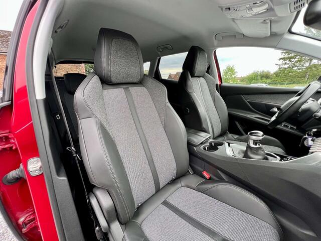 Peugeot 3008 1.2 PureTech Allure  Gps, Full Led, Sg chauff ...