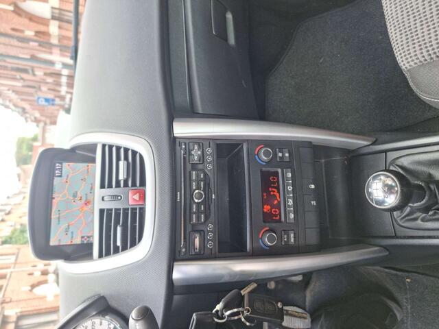 Peugeot 207 1.4i 16v Navteq