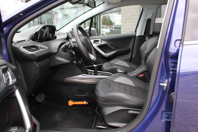Peugeot 2008 1.2 VTi Allure / Automaat / Panoramadak / Navigatie / N.A.P.