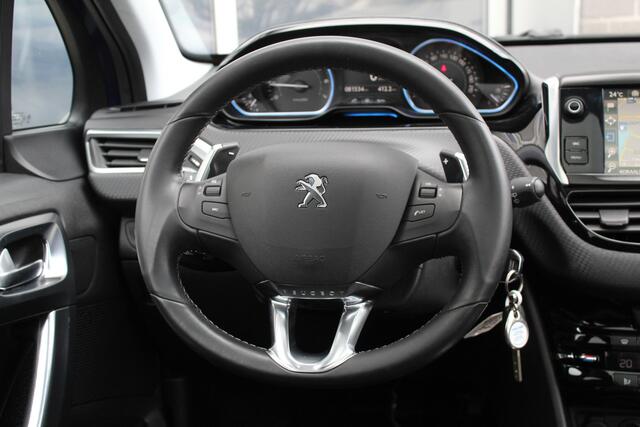 Peugeot 2008 1.2 VTi Allure / Automaat / Panoramadak / Navigatie / N.A.P.