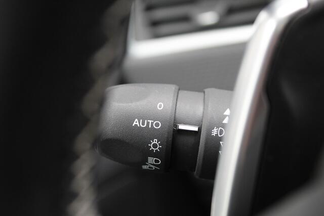 Peugeot 2008 1.2 VTi Allure / Automaat / Panoramadak / Navigatie / N.A.P.