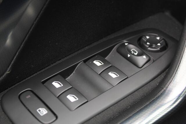 Peugeot 2008 1.2 VTi Allure / Automaat / Panoramadak / Navigatie / N.A.P.