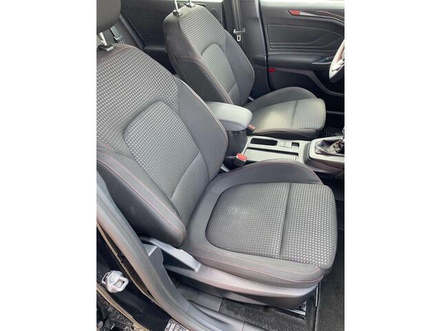 Ford Focus 1.0 EcoBoost MHEV ST-Line +LED +grand ecran +48m G