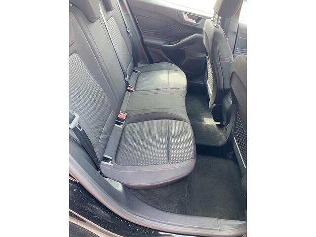 Ford Focus 1.0 EcoBoost MHEV ST-Line +LED +grand ecran +48m G