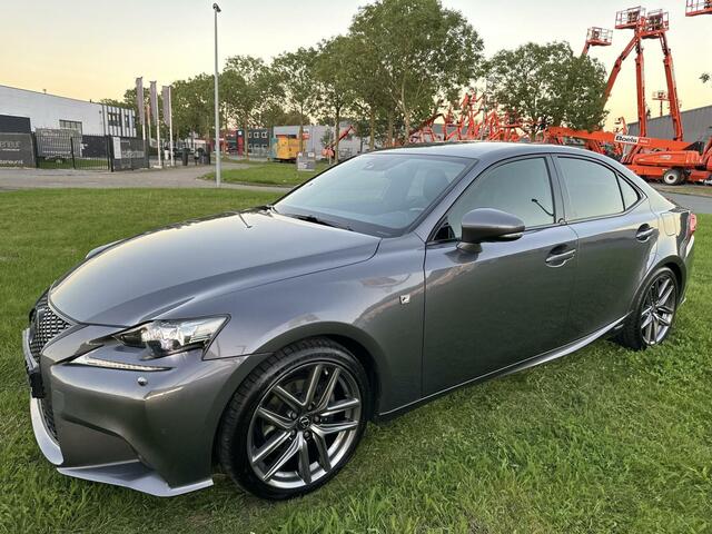 Lexus IS 300h F Sport Edition -